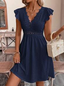 SHEIN Frenchy Vestido de mediana longitud elegante con cuello en V sin mangas, en unicolor con inserción de encaje, esencial para la temporada de bodas de verano, atuendo de verano, esencial para la temporada de bodas, estilo "Cottagecore" - Azul Marino - Ver 2