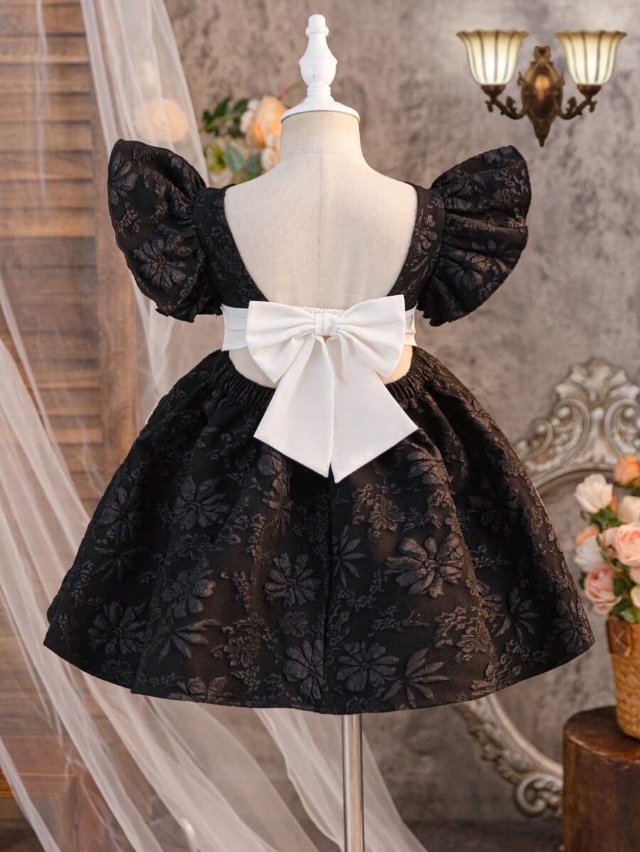 SHEIN Young Girl Solid Color Floral Jacquard Ruffle Trim Fitted Dress - Black - View 1