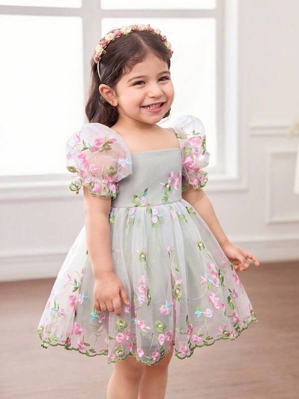 Babygirl drăguță și elegantă rochie verde cu mânecă scurtă din plasă brodata cu flori