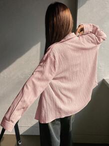 DAZY Camisa de manga larga con botones delanteros, textura y unicolor, de estilo minimalista y casual para mujer, ropa de otoño con estilo preppy - Rosa - Ver 3