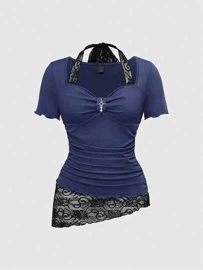 Camiseta tipo halter con cintura anudada, encaje recorte asimétrico y parche de encaje tejido para mujer