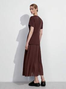 Lumivelle 优雅 V 领短袖腰部褶皱雪纺连衣裙 - 鏽棕色 - 查看 2