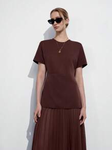 Lumivelle 优雅 V 领短袖腰部褶皱雪纺连衣裙 - 鏽棕色 - 查看 4