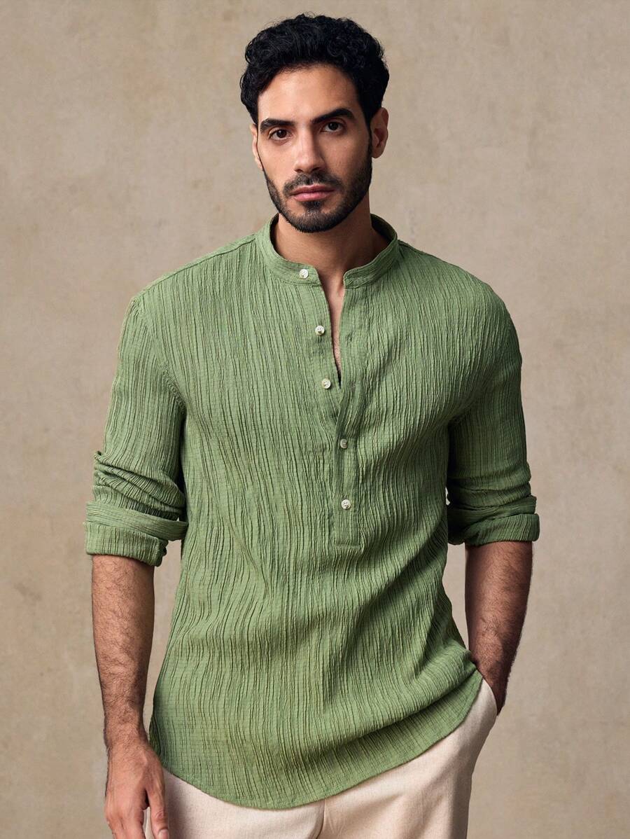 Manfinity VCAY 男士休闲褶皱面料修身立领长袖衬衫，适合日常穿着 - 綠色 - 查看 1