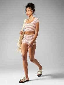 MISSGUIDED Top corto acanalado a rayas, casual de verano de manga corta, cuello de pico, ajustado, camiseta esencial para playa, vacaciones, festivales y uso diario