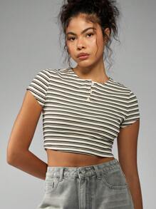 MISSGUIDED Camiseta corta acanalada con cuello de botones, de rayas, básica de verano, casual, de manga corta, ajustada, pieza esencial moderna para capas - Multicolor - Ver 4