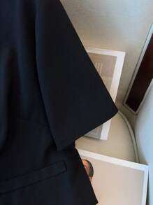 Regalyn Conjunto de chaqueta top con bolsillo decorado de manga corta y cuello en V talla grande talla, con cintura elástica a media y pantalones cortos bermuda con cremallera y botones, adecuado para uso diario