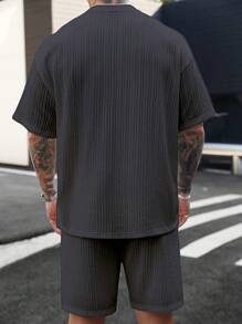 Manfinity Homme 男士度假休闲风格，采用 INS 风格春夏橙色毛圈图案花卉短袖衬衫和短裤套装，适合夏威夷海滩度假，适合夏季舒适服装 - 灰色 - 查看 2