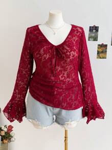 SHEIN WYWH Chemise T à manches évasées asymétriques, col en V, imprimé floral ajouré, avec nœud papillon, coupe asymétrique, pour femmes grandes tailles, couleur rouge, pour le printemps, les vacances, la Saint Valentin