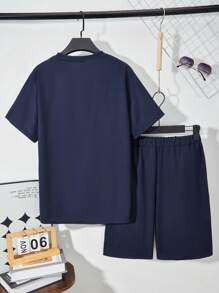 SHEIN 2 件套青少年男孩纹理华夫格面料短袖 T 恤和短裤套装 - 寶藍色 - 查看 2