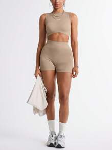 Easithlete Conjunto de yoga con estampado de letras: top de tirantes y pantalones cortos para mujer