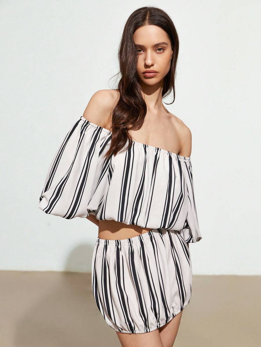 GENKIRA Nouveau style français Vintage Décontracté Sexy Ensembles casual pour femmes avec Top court à manches pétales froissées à col rond rayé et jupe à taille élastique, Tenue de plage - Multicolore - Voir 1