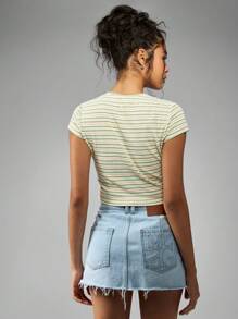 MISSGUIDED Y2K复古条纹纽扣前裁剪上衣罗纹婴儿T恤夏季春季休闲基本款合身短袖T恤节日日常必备