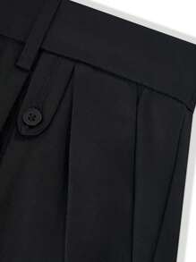 Manfinity Homme Men's Loose Casual Solid Color Pleated Waist Long Pants,Mature Casual Pants For Men. These Men's Pants Are Low-Key And Versatile In A Classic Black Tone. The Fabric Has A Fine Texture And Is Comfortable To Wear And Is Suitable For Many Occasions. The Waist Is Designed With A Semi-Loose Design, Which Provides A Comfortable Wearing Experience And Adds A Sense Of Leisure And Fits A Wide Variety Of Body Shapes.  These Trousers Are An Indispensable Item In A Man's Wardrobe And A Great Gift For A Boyfriend Or Husband. - Black - View 7