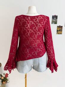 SHEIN WYWH Chemise T à manches évasées asymétriques, col en V, imprimé floral ajouré, avec nœud papillon, coupe asymétrique, pour femmes grandes tailles, couleur rouge, pour le printemps, les vacances, la Saint Valentin