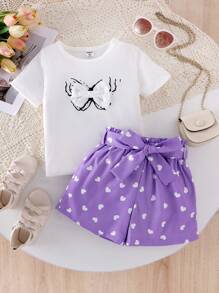 Set casual de 2 bucăți de top cu mâneci scurte și pantaloni scurți cu imprimeu inimă pentru fetiță cu decor fluture