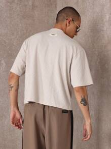 SUMWON Luxurious Textured Chevron Knit Mock Neck T-Shirt Performance Athletic Streetwear Casual Short Sleeve Modern Essential Workout Spring Summer