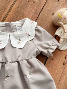 SHEIN Vintaside Kids 女婴刺绣花卉连身裤，乡村度假风格，时尚可爱的连身衣