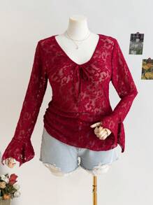 SHEIN WYWH Chemise T à manches évasées asymétriques, col en V, imprimé floral ajouré, avec nœud papillon, coupe asymétrique, pour femmes grandes tailles, couleur rouge, pour le printemps, les vacances, la Saint Valentin