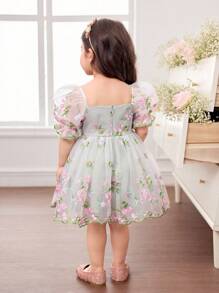 Babygirl drăguță și elegantă rochie verde cu mânecă scurtă din plasă brodata cu flori