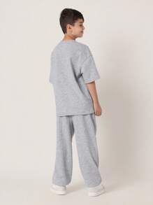 SUMWON 高级街头服饰套装，宽松T恤和慢跑裤，必备两件套运动休闲套装，适合春夏秋季运动休闲，舒适百搭。