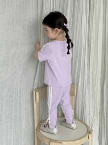 2 Stücke/Set Kleinkind Mädchen lila Kurzarm Top und Hose Lässig Sportanzug, verziert mit Schleife und Schleife, geeignet für Kleinkind Mädchen im Sommer, vielseitig kombinierbar