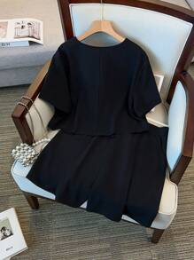 Regalyn Conjunto de chaqueta top con bolsillo decorado de manga corta y cuello en V talla grande talla, con cintura elástica a media y pantalones cortos bermuda con cremallera y botones, adecuado para uso diario