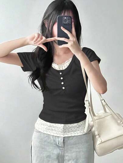 DAZY 女士拼布二合一修身短袖 T 恤，白色，春夏