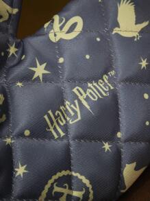 HARRY POTTER X SHEIN 1pc Allover Printed Heat Insulation Potholder/Oven Mitt, Suitable For Kitchen Baking, Non Slip Kitchen Tools With Cozy Fall& Winter Styles, Home And Kitchen Must-Haves, Essential Kitchen Items For Hygiene