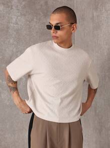 SUMWON Luxurious Textured Chevron Knit Mock Neck T-Shirt Performance Athletic Streetwear Casual Short Sleeve Modern Essential Workout Spring Summer