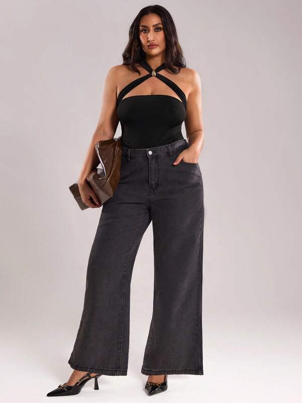 SHEIN BAE Plus Size Women Black Hollow Crossover Sleeveless Simple Bodysuit, Decorated Neckline, Resort Wear Women,Mother Day,Mother's Day Gift,Mom,Graduation  ,Cut Out ,Pleated Top,Holiday Night Outfits,Summer Jacket,Elegant,Concert Outfit Women,Summer Outfits For Women,Summer,Sexy