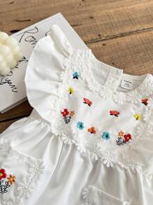 SHEIN Vintaside Kids 婴儿/女宝宝优雅花朵连体衣，可爱时尚乡村度假风格百搭必备 - 白色 - 查看 7