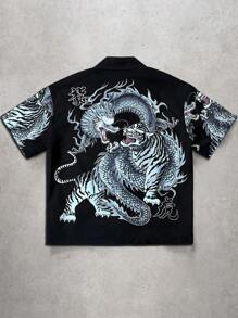 Manfinity EMRG Plus Size Men Dragon & Tiger Graphic Street Short Zip-Up Shirt - Black - View 3