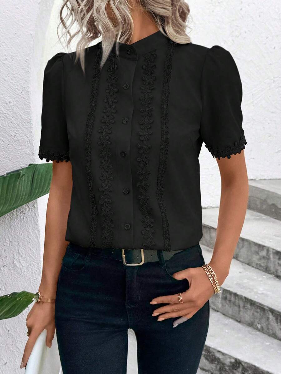 SHEIN Clasi 女式杏色花卉镶边领短袖衬衫 - 黑色 - 查看 1