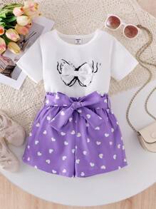 Set casual de 2 bucăți de top cu mâneci scurte și pantaloni scurți cu imprimeu inimă pentru fetiță cu decor fluture