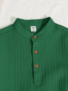 SHEIN LMoss Kids Tween Boy Casual Vacation Stand Collar Half Placket Short Sleeve Top And Patch Shorts Woven Wave Two Pieces Set - Green - View 3