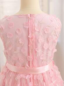 SHEIN Glamorique Kids 少女粉色3D刺绣花朵无袖连衣裙，甜美可爱，适合日常聚会、派对等各种场合，展现少女优雅甜美的魅力 - 粉色 - 查看 6