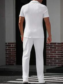 Manfinity CasualCool Traje casual de hombre compuesto por camisa de manga corta de un solo abotonadura de unicolor y pantalones - Conjunto blanco de hombre, Atuendo blanco de hombre, Conjunto de 2 piezas blanco de hombre