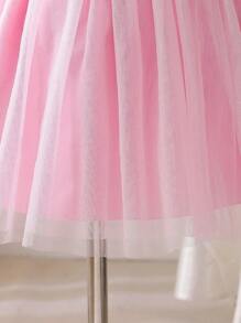 SHEIN Baby Girls' Spaghetti Strap 3D Bow Floral Tulle Party Dress. The Bow And Floral Patterns Complement Each Other, Adding A Touch Of Playfulness And Cuteness. The Puffy Silhouette Design Makes The Dress More Voluminous And Suitable For Children's Parties, Birthday Celebrations, And Other Formal Occasions, Showcasing The Elegant Charm Of A Little Princess. Let Your Baby Be The Center Of Attention Everywhere. - Pink - View 6