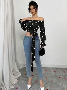 SHEIN Raffinéa Blusa de manga larga para mujer para el Día de San Valentín, blusa de hombros descubiertos con estampado de corazón y moño, primavera/verano - Blanco y Negro - Ver 3