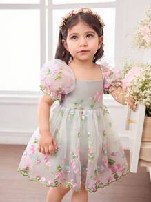 Babygirl drăguță și elegantă rochie verde cu mânecă scurtă din plasă brodata cu flori