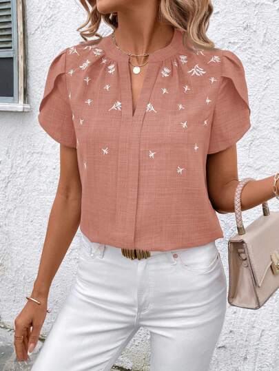 SHEIN Clasi 女士夏季假日刺绣 V 领喇叭袖衬衫