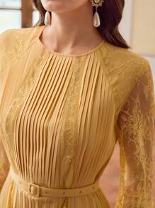 ZEYLAH Vestido largo elegante de color liso con aplicaciones de encaje y pliegues - Amarillo - Ver 2