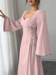 Yasmyna Robe de style arabe pour femmes, à manches volantées, avec ceinture à nouer, en tissu violet tissé