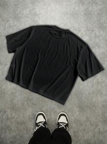 Manfinity EMRG Men's Street Loose Distressed Quirky Oversized Graphic Print Short T-Shirt Men's Cropped Tops, Men's Cropped Graphic Shirts, Graphic Tees Men Crop, Men Oversized Crop Printed, Oversized T Shirt Men Anime