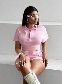 Maweii Set di 2 pezzi composto da top a maniche corte con colletto semi-aperto tinta unita e pantaloncini con bordatura a contrasto, per taglie forti