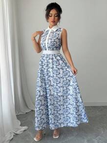 Chiquease 无袖白蓝刺绣连衣裙，夏季时尚 - 藍白色 - 查看 6