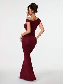 SHEIN PETITE Summer Clothing, Daily Date And Travel Outfits, Party Outfits, Elegant Women's Inner Outfits, Going Out Outfits, Sloping Shoulder Asymmetrical Extra-Long Fishtail Dress, Club Women Outfits, Date Outfits, Banquet Dresses,Summer Dresses For Women,Graduation Dresses