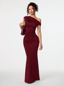 SHEIN PETITE Summer Clothing, Daily Date And Travel Outfits, Party Outfits, Elegant Women's Inner Outfits, Going Out Outfits, Sloping Shoulder Asymmetrical Extra-Long Fishtail Dress, Club Women Outfits, Date Outfits, Banquet Dresses,Summer Dresses For Women,Graduation Dresses