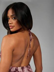 MISSGUIDED Top canottiera con collo alto a balze, stampa floreale in chiffon, con fiocco davanti e schiena scoperta, stile Y2K, adatto per festival estivi